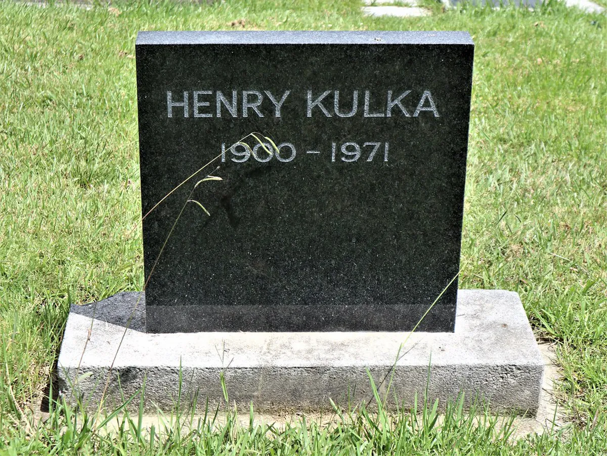 Comparing Adolf Loos Interiors Plzeň Tours